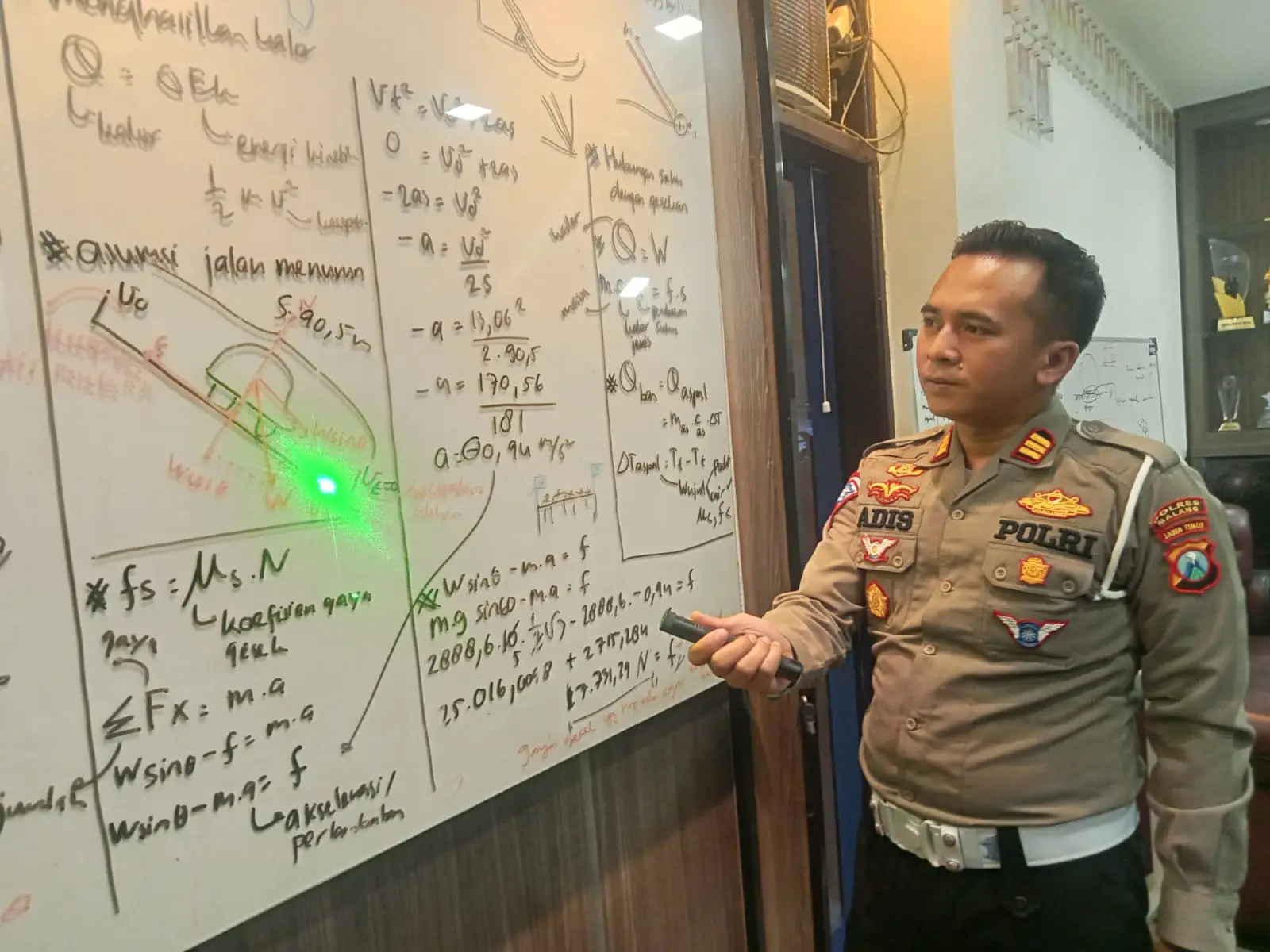 Polisi Ungkap Penyebab Kecelakaan Fortuner - Malang Posco Media