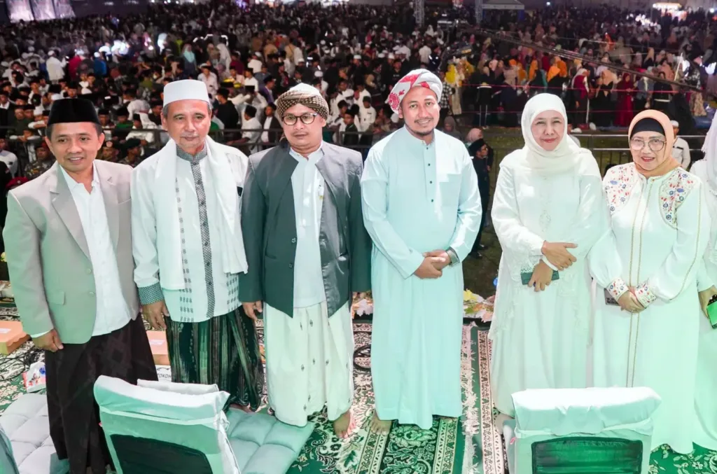 Khofifah Shalawatan Bersama Masyarakat di Lumajang 1 Malang Posco Media