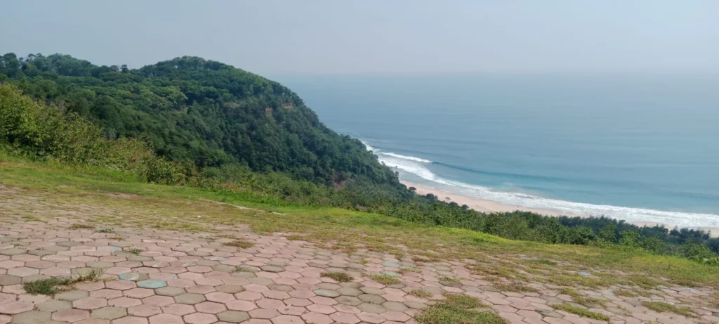 Pantai Modangan, Tawarkan Pemandangan Matahari Tenggelam dan Atraksi Paralayang 2 Malang Posco Media