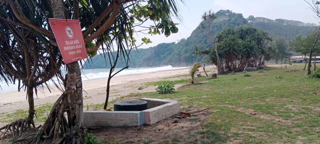Pantai Modangan, Tawarkan Pemandangan Matahari Tenggelam dan Atraksi Paralayang 6 Malang Posco Media