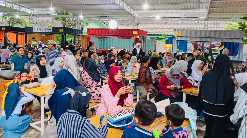 Dibuka, Food Court D'CONTAINER di Jalan Bela Negara Rampal Diserbu Pengunjung 3 Malang Posco Media