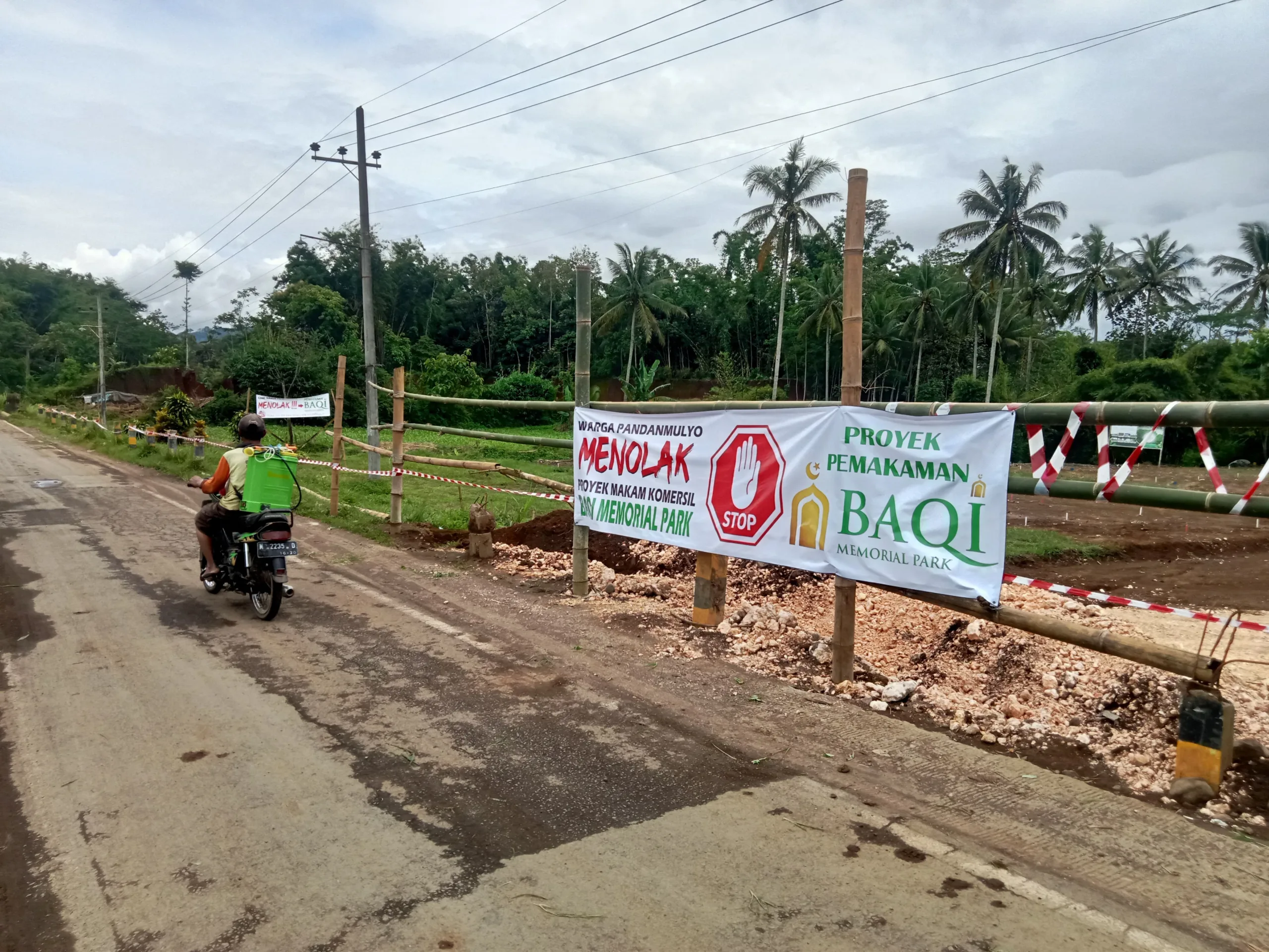 tolak makam