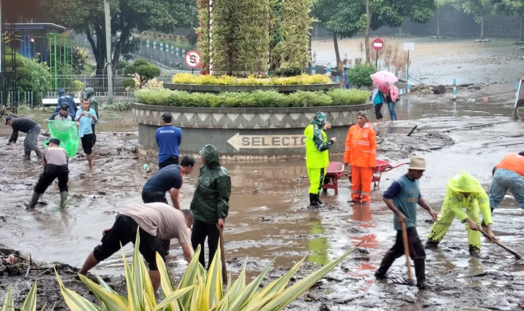 Waspada Luapan Air Lagi, Segera Keruk Sedimen Sungai Paron 1 Malang Posco Media