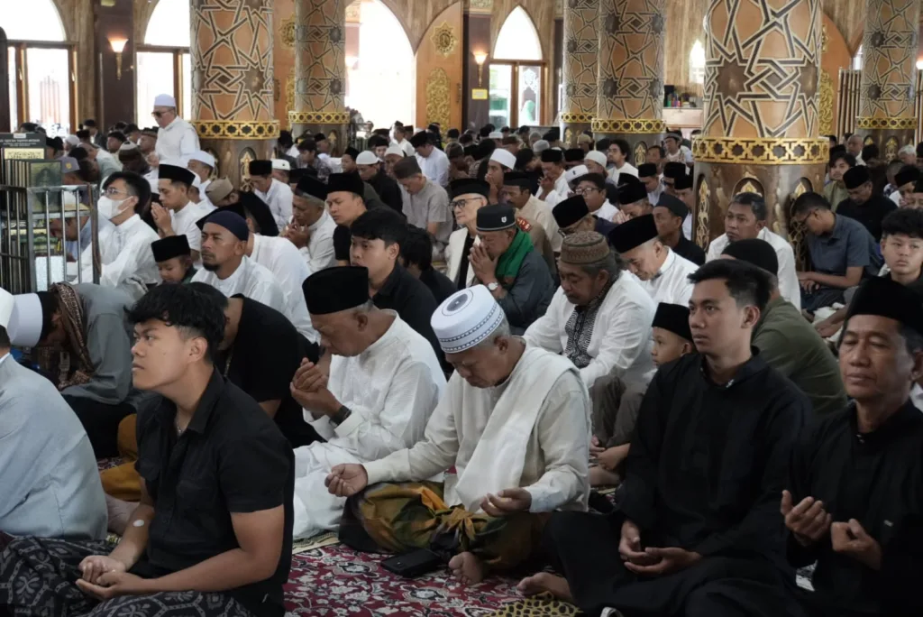 Usai Salat Id, Wali Kota Batu Temui Petugas Kebersihan Beri Apresiasi 2 Malang Posco Media