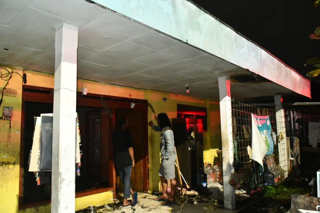 Gas Bocor Bakar Rumah, Satu Korban Dilarikan ke RSSA Malang 1 Malang Posco Media