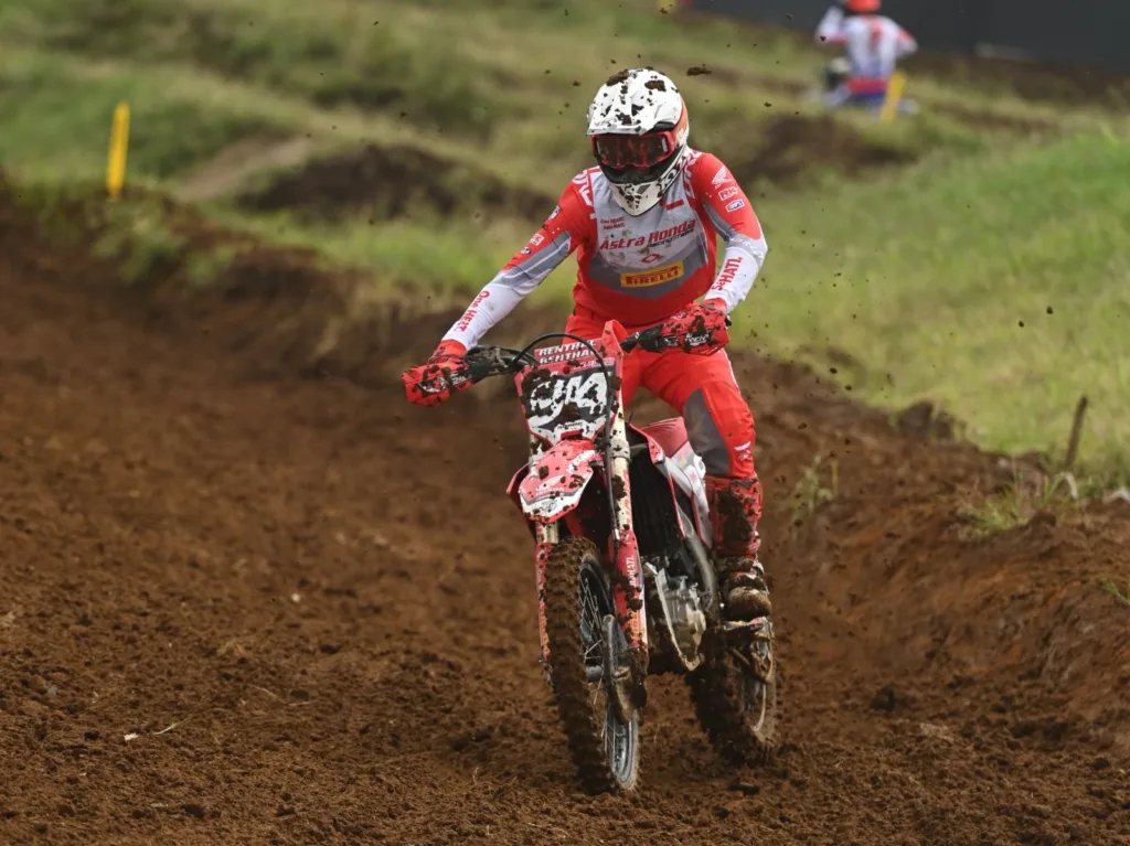 Lawan Trek Ekstrem, CRF Tetap Melesat Raih Podium di Kejurnas Motocross Wonosobo 1 Malang Posco Media