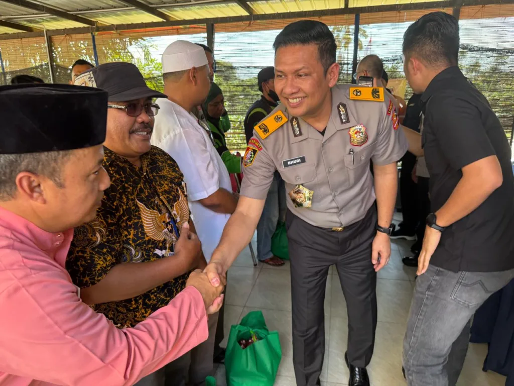 Serdik Sespimti Polri Bagikan 100 Paket Sembako untuk Warga Kurang Mampu di Nongsa Batam 1 Malang Posco Media
