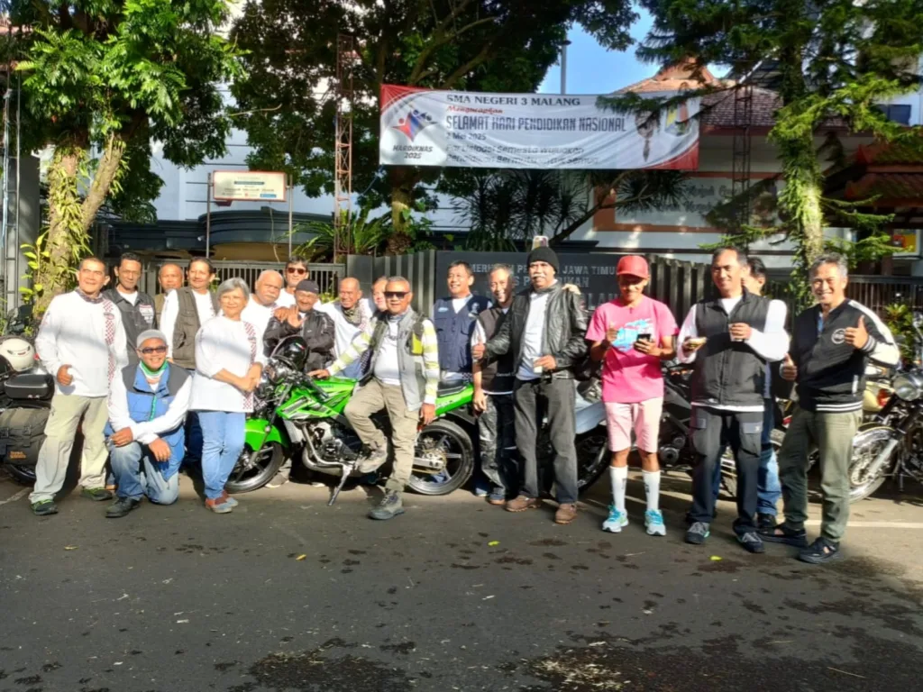 Touring de Pronojiwo Berlangsung Seru, Peserta Juga Lakukan Bakti Sosial 1 Malang Posco Media