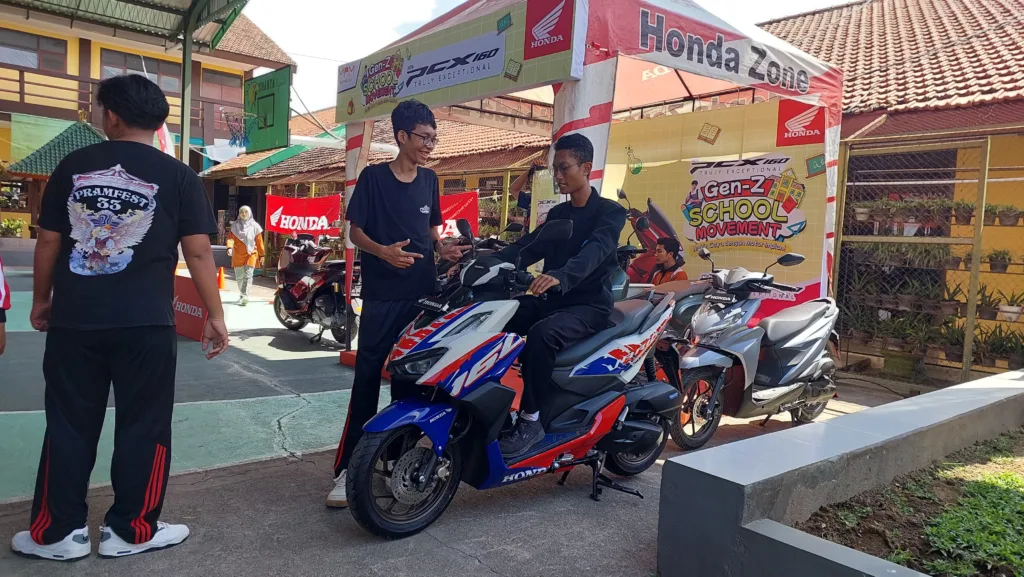 PCX160 Gen-Z School Movement, Sinergi Edukasi dan Eksplorasi Bakat Siswa SMAN 1 Banyuwangi 3 Malang Posco Media