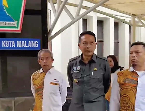 Pak Mbois dan Oskab Balai Kota 1 Malang Posco Media