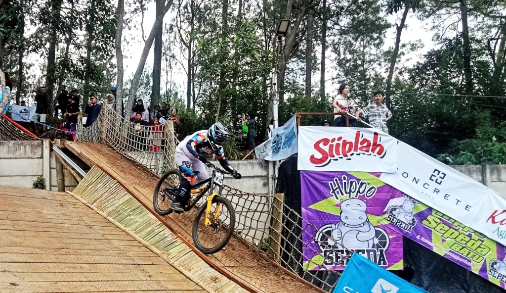 Wujudkan Wisata Sport Tourism, Wali Kota Batu Apresiasi Panderman Gravity Park Downhill 2025 3 Malang Posco Media