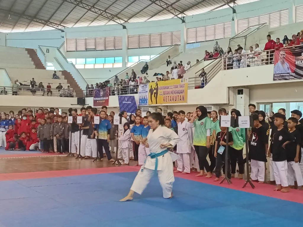 Ratusan Karateka Bersaing dalam Piala Walikota Malang 1 Malang Posco Media