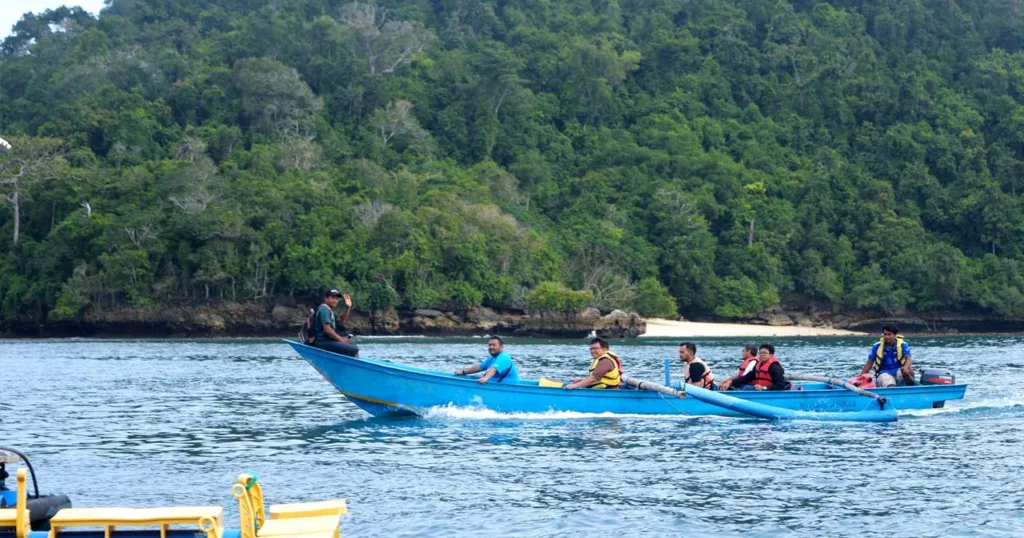 Pantai Tiga Warna, Surga Tersembunyi Destinasi Ekowisata 2 Malang Posco Media