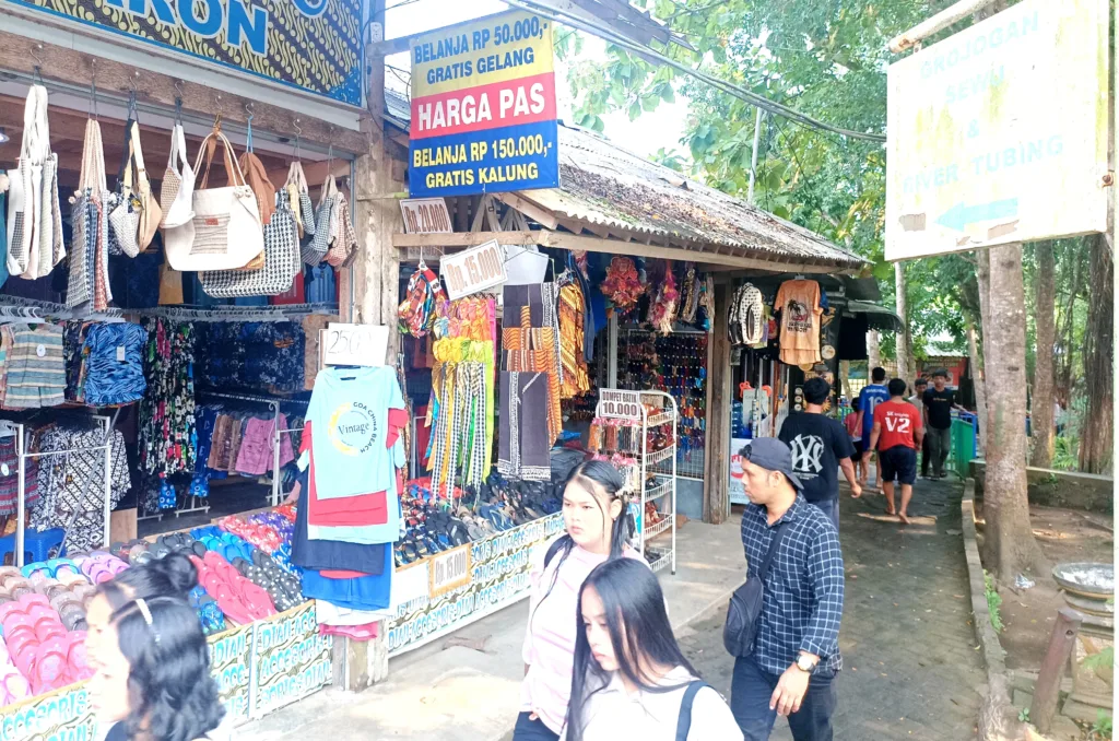 Sumber Maron, Sensasi River Tubing Sepuasnya 3 Malang Posco Media