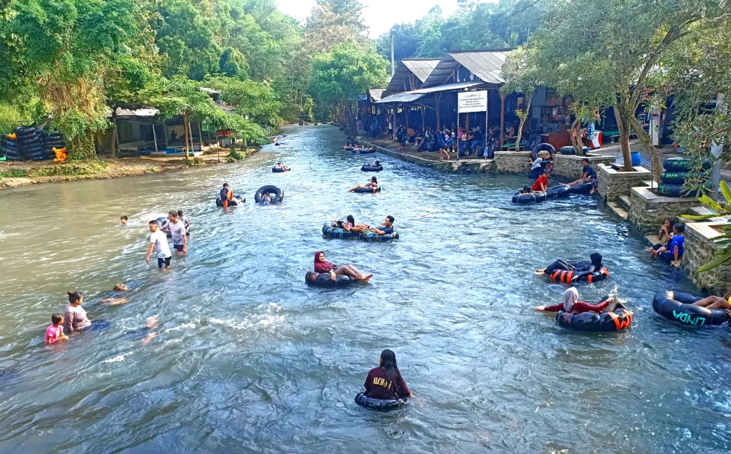 Sumber Maron, Sensasi River Tubing Sepuasnya 4 Malang Posco Media