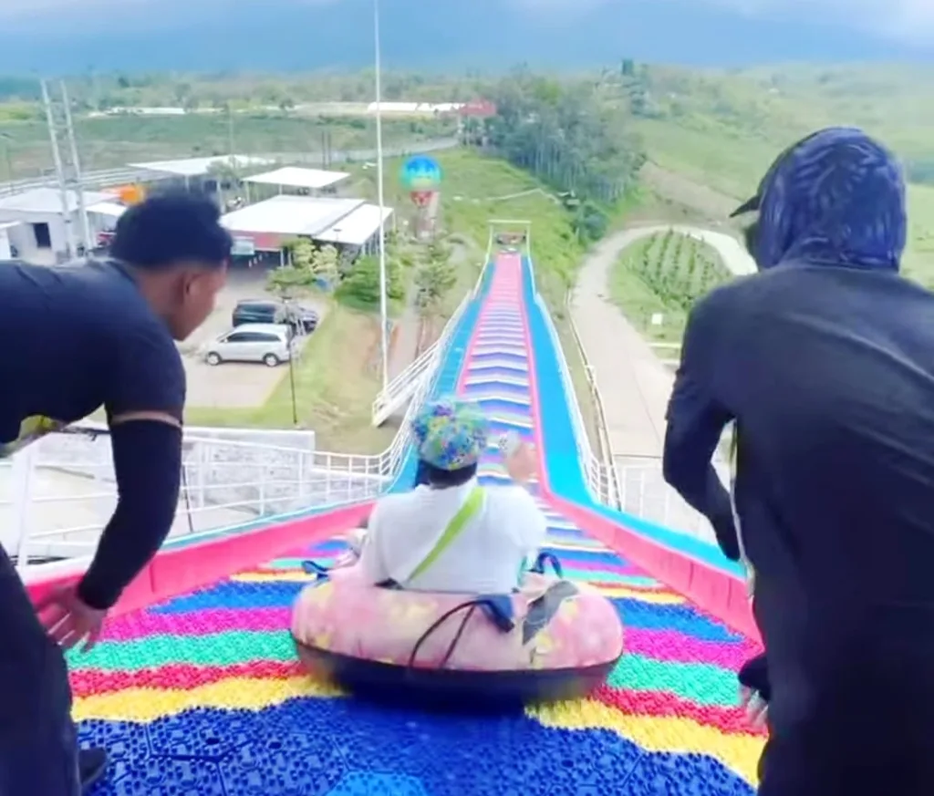 Malang Dreamland; Serunya Berseluncur, Naik Keranjang Sultan dan Berglamping Ria 4 Malang Posco Media