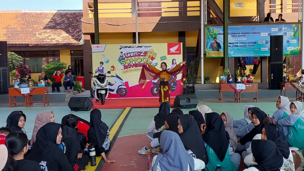 PCX160 Gen-Z School Movement, Sinergi Edukasi dan Eksplorasi Bakat Siswa SMAN 1 Banyuwangi 1 Malang Posco Media