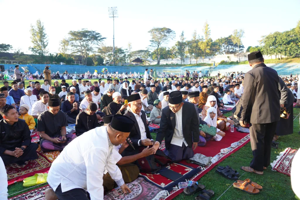 Salat Idul Adha di Stadion Brantas, Wali Kota Batu Ajak Warga Perkuat Persatuan dan Keikhlasan 1 Idul Adha