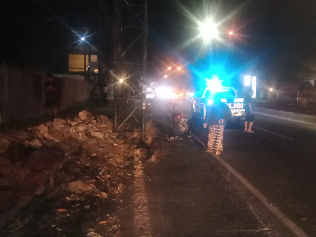 Pengendara Vario Tewas Usai Tabrak Pohon dan Tiang Reklame 1 Malang Posco Media