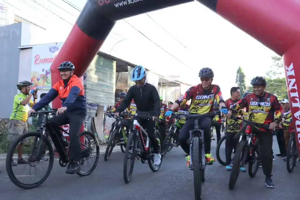 Disparta dan Polres Batu Gelar Gowes Wisata Hari Bhayangkara ke 79 3 Malang Posco Media