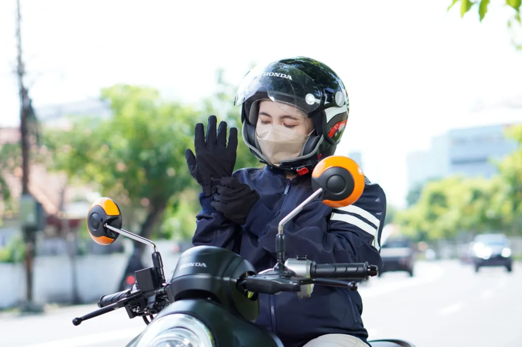 Cari_Aman Berkendara: Ini Alasan Kenapa Helm Wajib Dipakai 1 Malang Posco Media