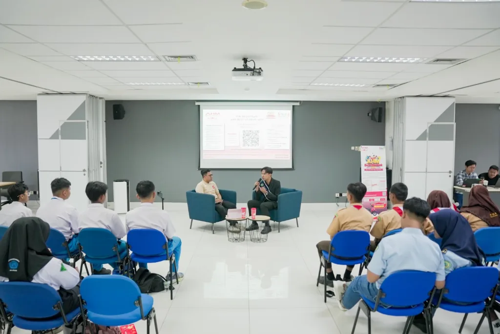 Alumni AHMBS Berbagi Inspirasi, Ratusan Peserta Antusias Ikuti Seminar Inspiratif AHM Best Student 2025 1 AHMBS