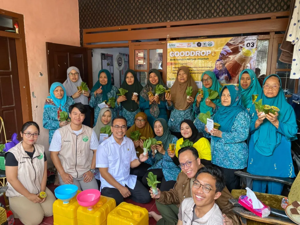 Djoko Prihatin Tukar Minyak Jelantah Jadi Sayur! Program GoodDrop Bikin Warga Malang Heboh 1 Malang Posco Media