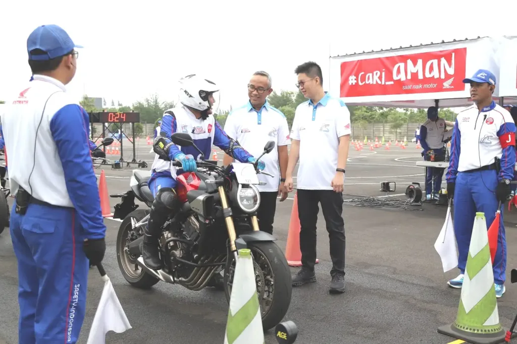 Lanjutkan Tradisi Juara, Instruktur Safety Riding MPM Honda Borong Penghargaan di Ajang Nasional 1 Malang Posco Media