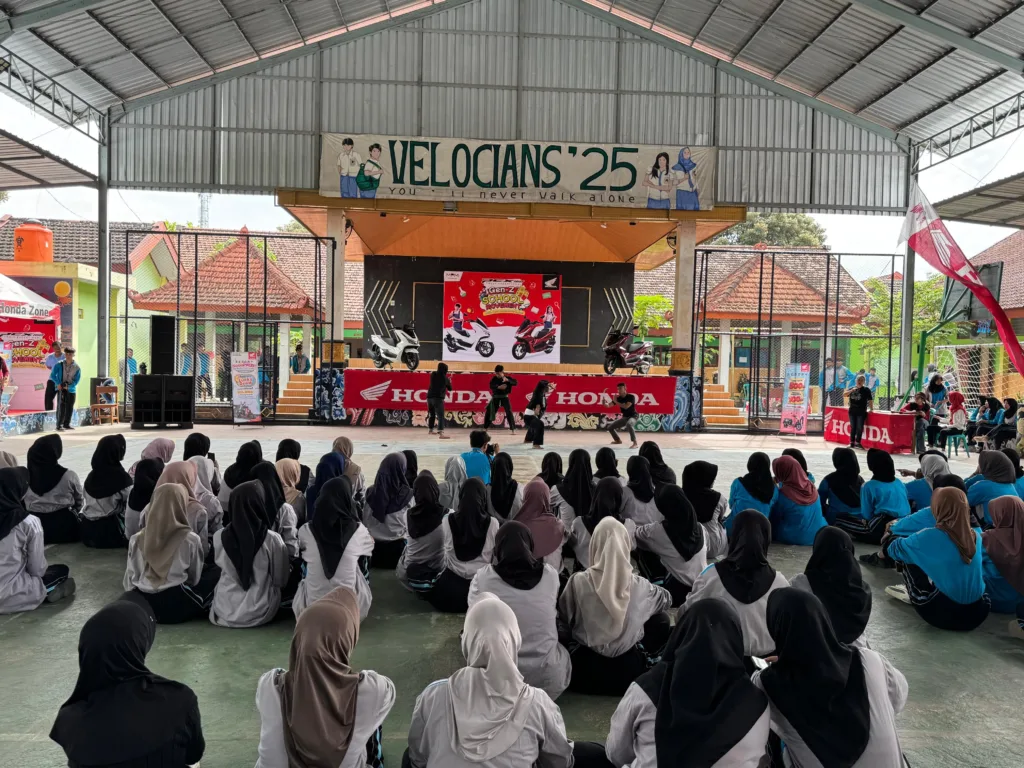 Ratusan Siswa SMAN 1 Plemahan Kediri Antusias Ikuti PCX160 Gen-Z School Movement 1 Malang Posco Media