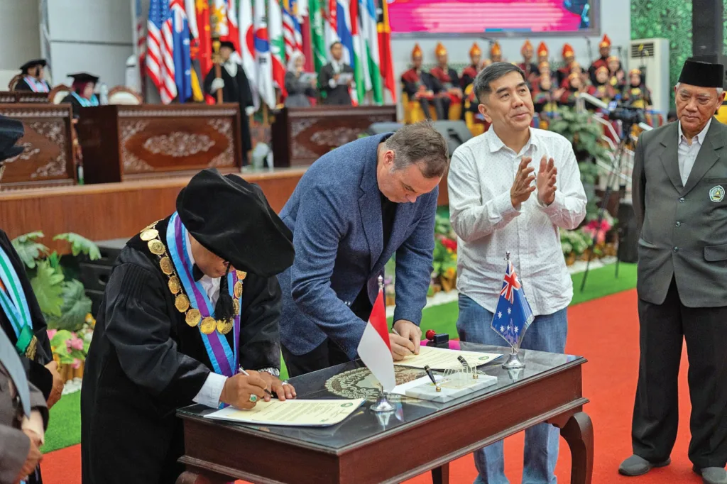 Wisuda Periode 76 Tahun 2025 Universitas Islam Malang, Wujudkan WCU Bekali Lulusan Karakter Kecendikiaan 2 Malang Posco Media
