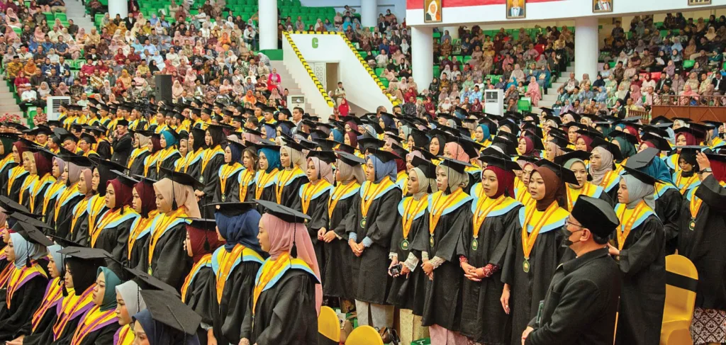 Wisuda Periode 76 Tahun 2025 Universitas Islam Malang, Wujudkan WCU Bekali Lulusan Karakter Kecendikiaan 3 Malang Posco Media