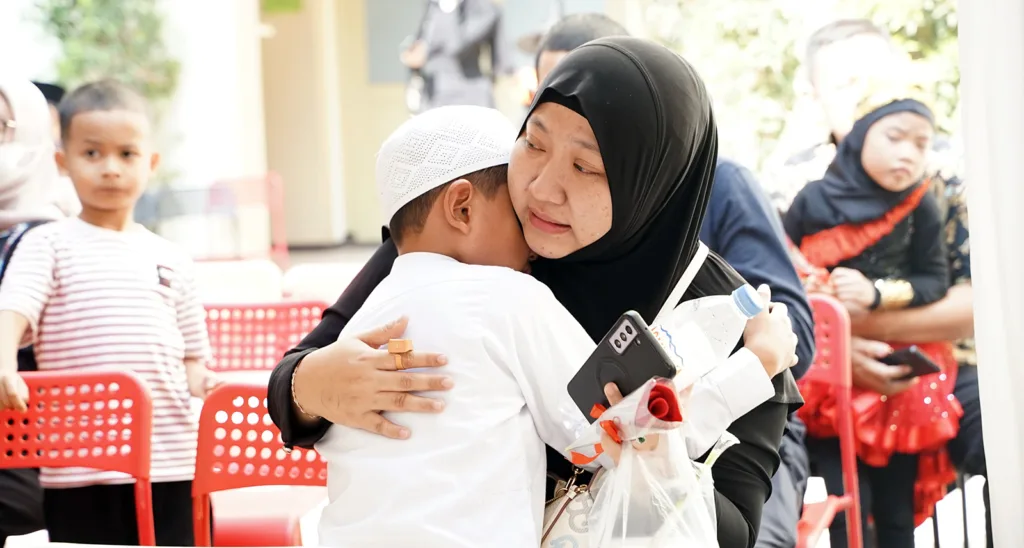 Haflah Akhirussanah 2025 SD Islam Sabilillah Malang 2, Sepucuk Bunga Untuk Orang Tua, Siswa Persembahkan Karya Kreativitas 2 Malang Posco Media