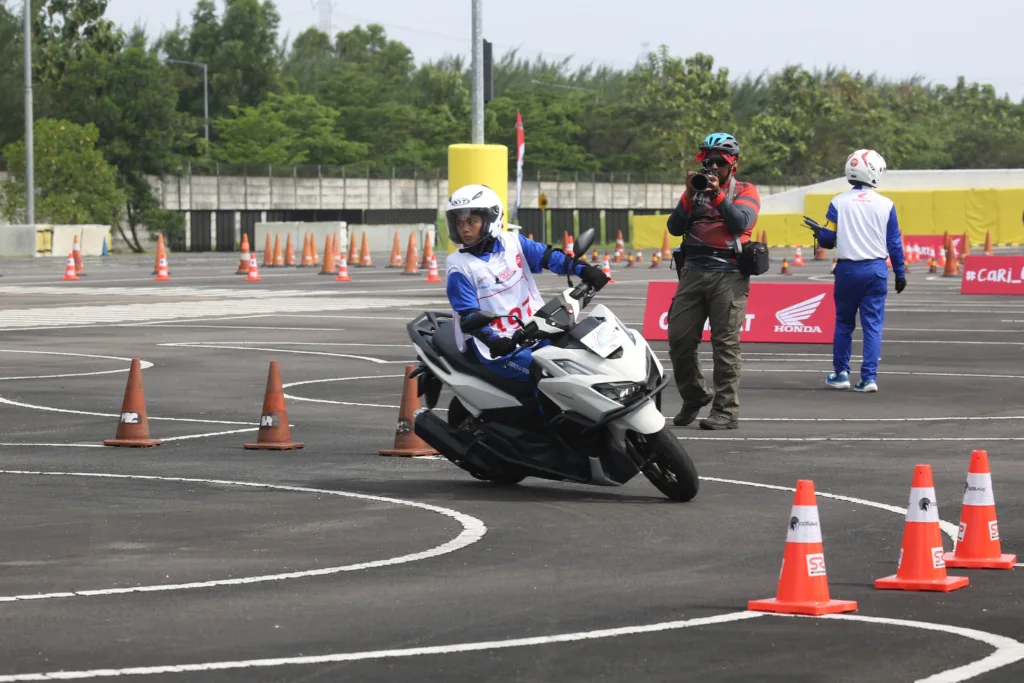 Revania Putri Agustin, Dari Duta Safety Riding SMK Kini Raih Juara Nasional 2 Malang Posco Media