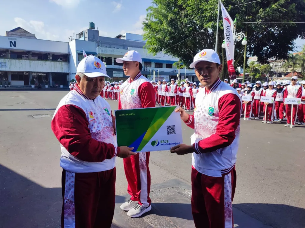 Bupati Malang Lepas Kontingen Porprov IX Jatim, Targetkan Masuk Tiga Besar 2 Malang Posco Media