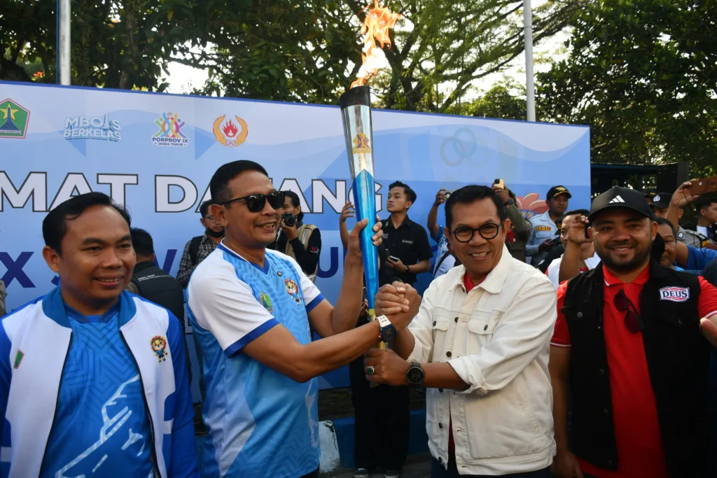 Kirab Api Porprov IX Tiba di Kota Malang, Disambut Semarak dan Kearifan Lokal 1 Malang Posco Media