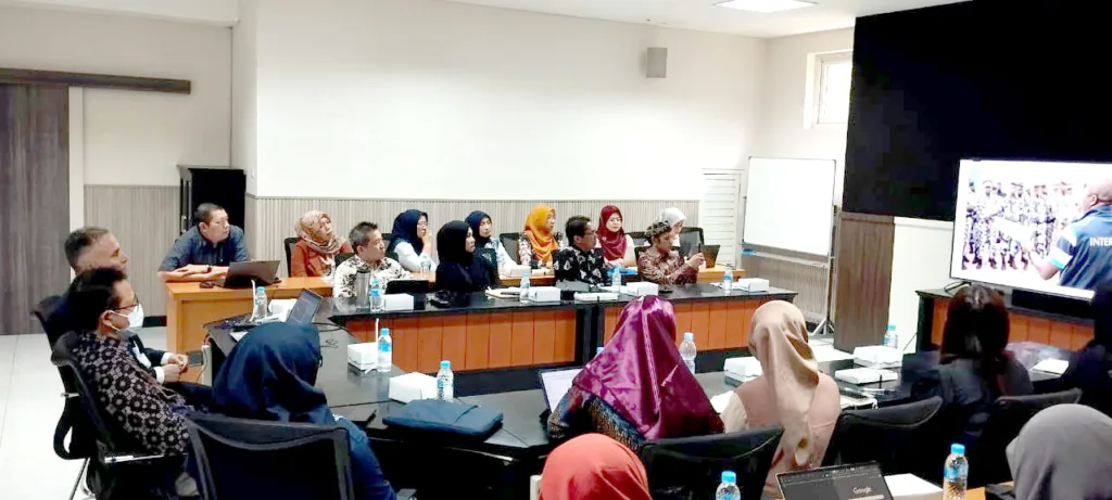 Asst. Prof. Bullent Tansel Beri Kuliah Tamu, Angkat Isu Kemanusiaan 1 Malang Posco Media