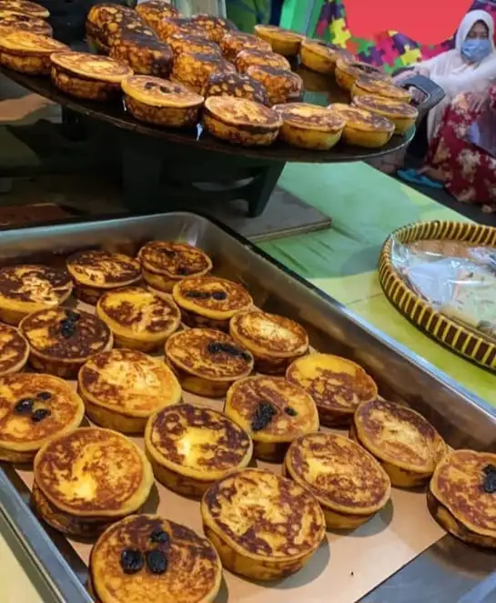 Kue Lumpur Wolak-Walik 27 Diburu Pelanggan Pasar Sawojajar 1 Kue Lumpur
