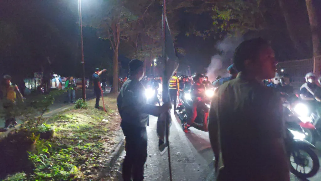Polisi Bubarkan Aksi Tutup Jalan Ratusan Simpatisan PSHT di Karangkates 1 Malang Posco Media