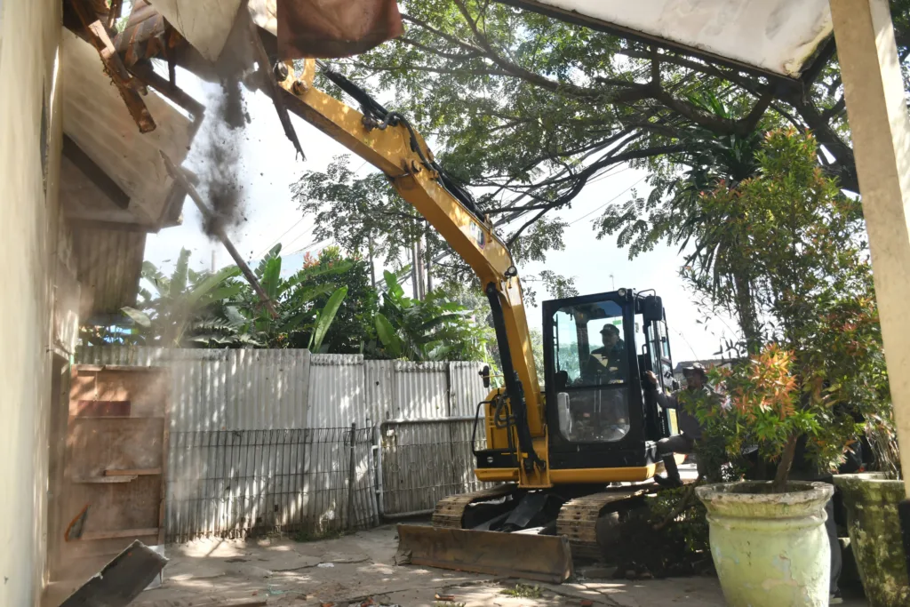 Lapak Pasar Induk Gadang Mulai Dibongkar, Diawali dari Kantor UPT PIG 1 Malang Posco Media