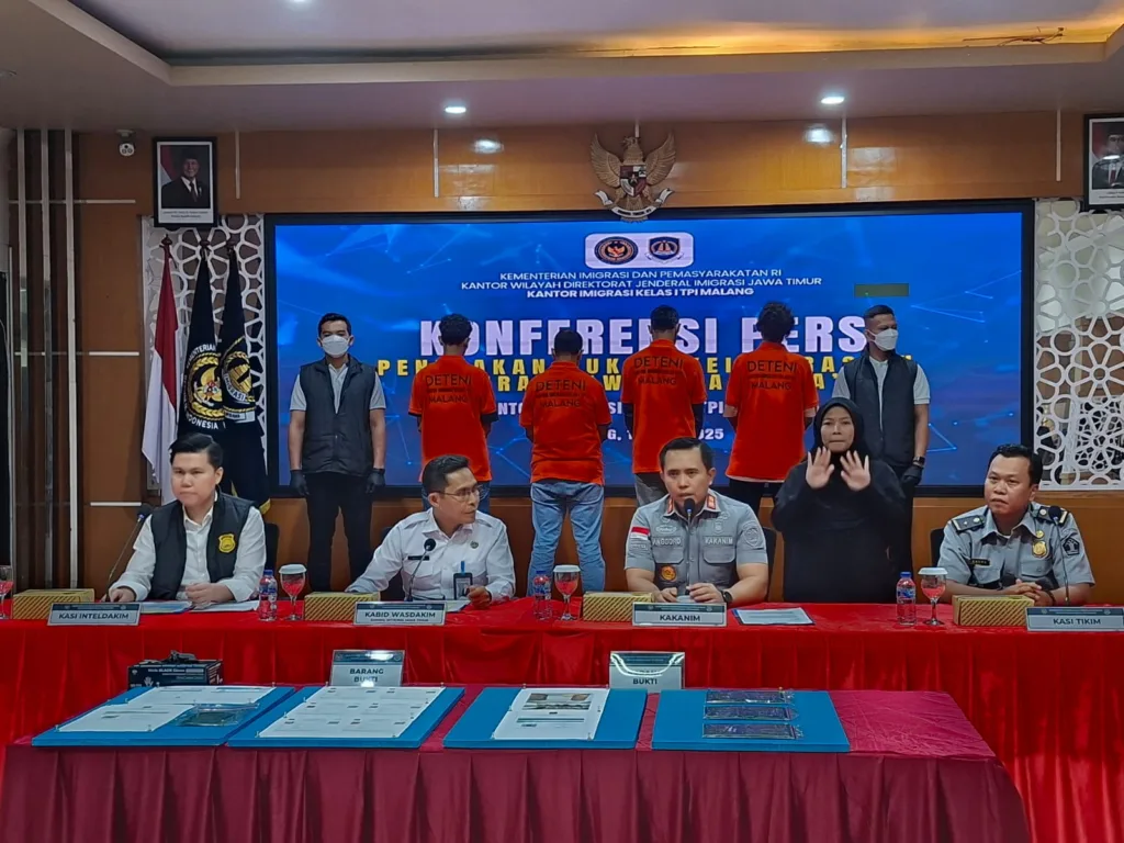 Operasi WiraWaspada, Imigrasi Malang Amankan 7 WNA Penyalahgunaan Izin Tinggal 1 Malang Posco Media
