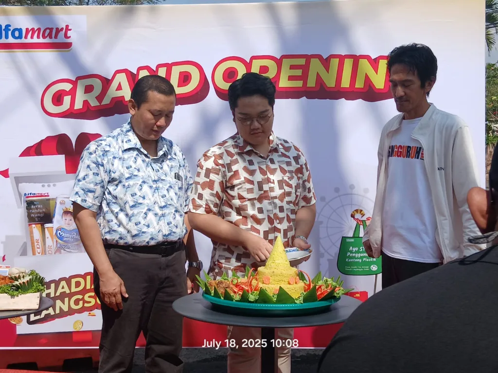 Launching Alfamart Sengguruh Berlangsung Semarak 3 Malang Posco Media