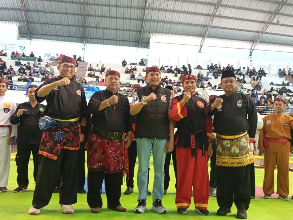 Wali Kota Wahyu Hidayat Dianugerahi Gelar Pendekar Kehormatan IPSI Kota Malang 2 Malang Posco Media