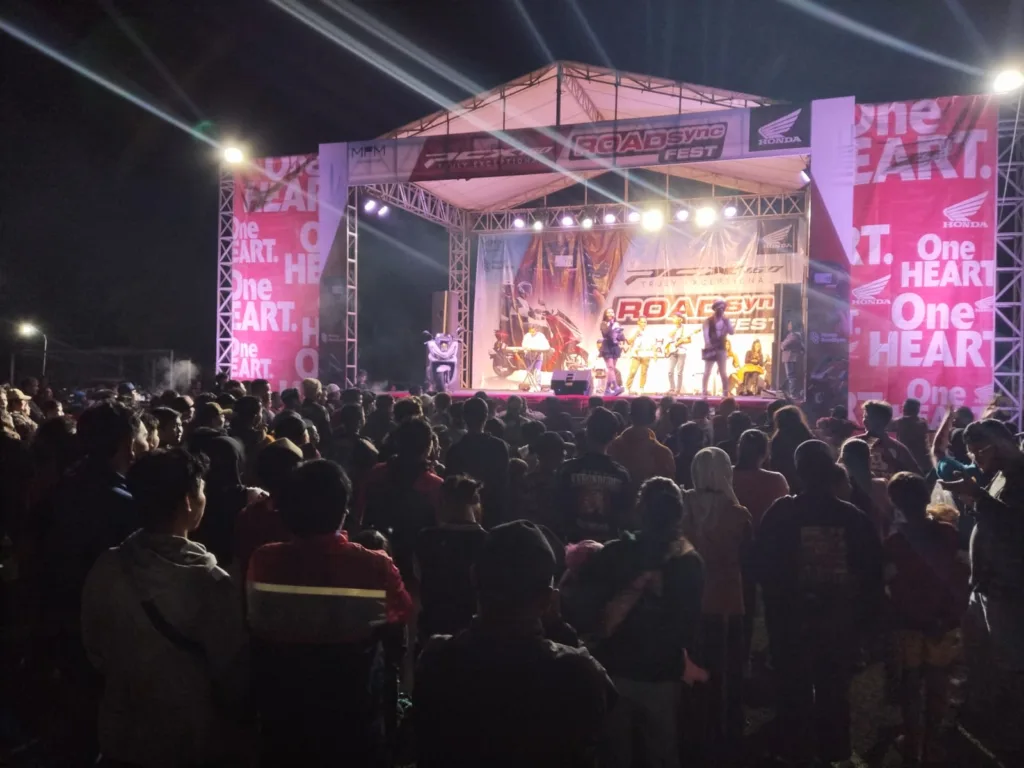 Kemeriahan PCX160 Roadsync Fest di Blitar: Dari Test Ride Berhadiah hingga Rampak Barong dan Hiburan Musik 1 Malang Posco Media
