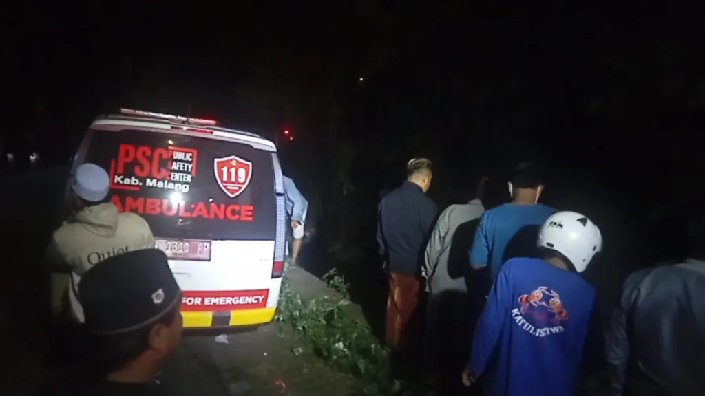 Pedagang Sempol Jatuh ke Jurang, Jalan Raya Sumuran Sempat Ditutup 1 Malang Posco Media