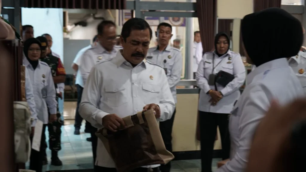 Menteri Imipas Sapa WBP LPP Malang, Ikut Makan Siang Bersama Menu Harian 1 Malang Posco Media