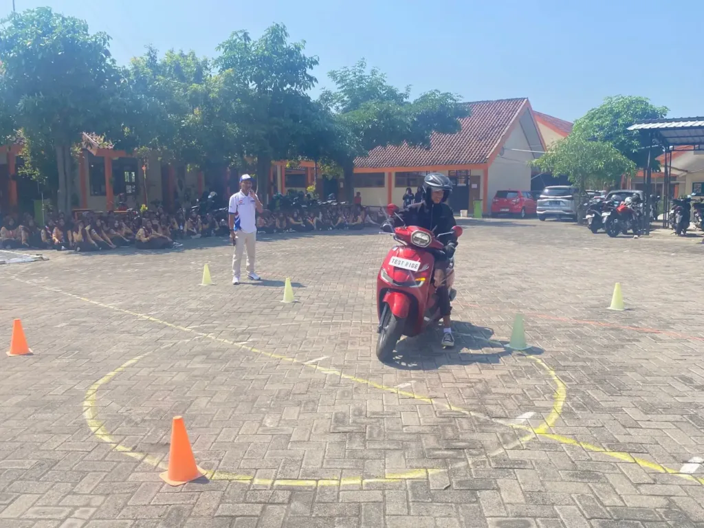 Ratusan Siswa dari 4 Sekolah di Ngawi Antusias Ikuti Sosialisasi AHM Best Student 2025 3 Malang Posco Media
