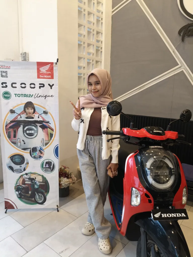 Scoopy Velocreativity Blitar: Gaya Unik dan Kreativitas Warnai Rolling City Pecinta Skutik Fashionable 3 Malang Posco Media