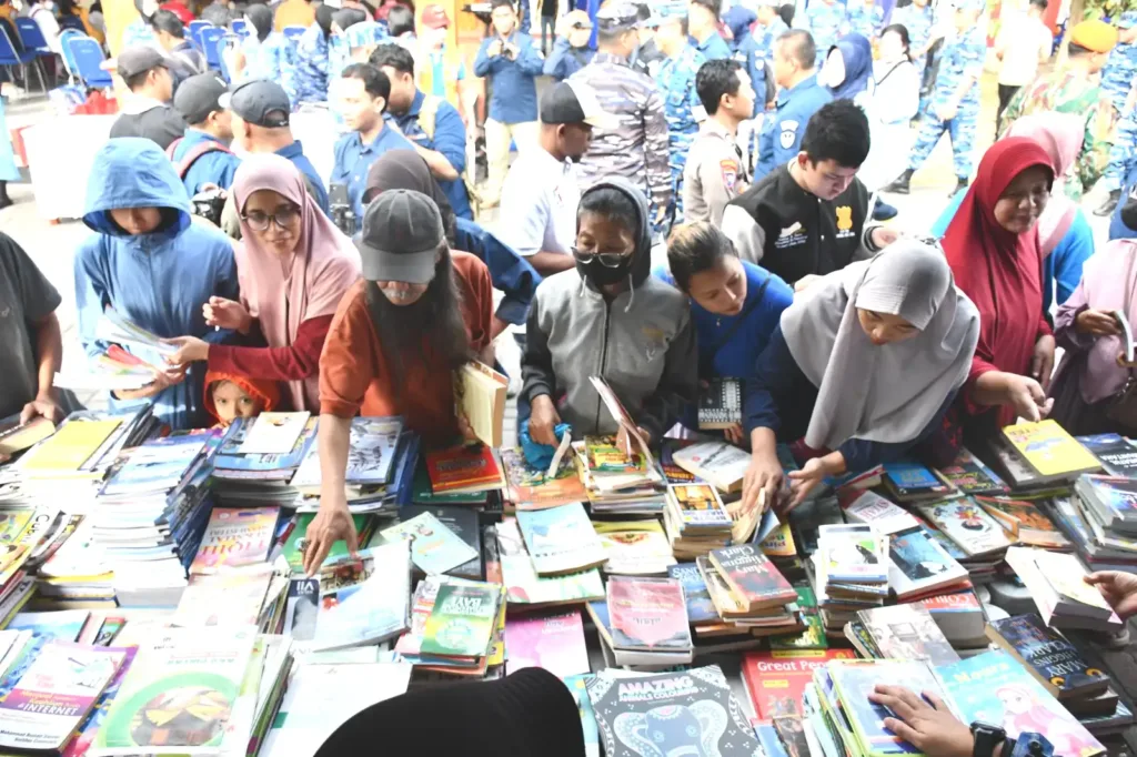 Tingkatkan Daya Baca, Buka Stand Bazar Buku Gratis 1 Malang Posco Media