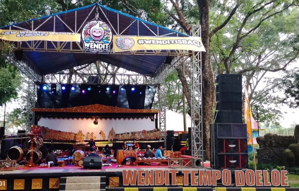 Diawali Tradisi Nyadran Warnai Pagelaran Wayang Kulit Wendit Tempo Doeloe 1 Malang Posco Media