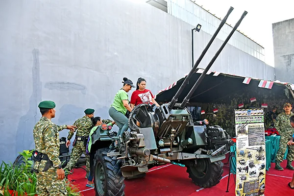 Meriah! Pameran Alutsista di Perumahan Istana Dieng 1 Malang Posco Media